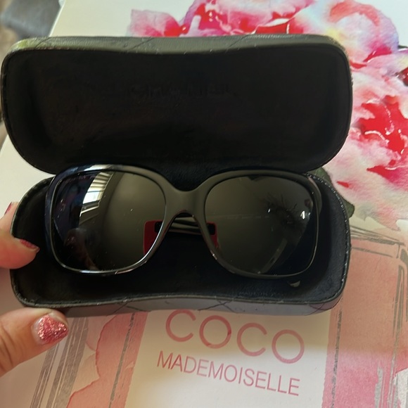 Chanel bow black oversized Sunglasses with case - Picture 6 of 8